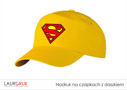 Nadruk na czapkach z daszkiem